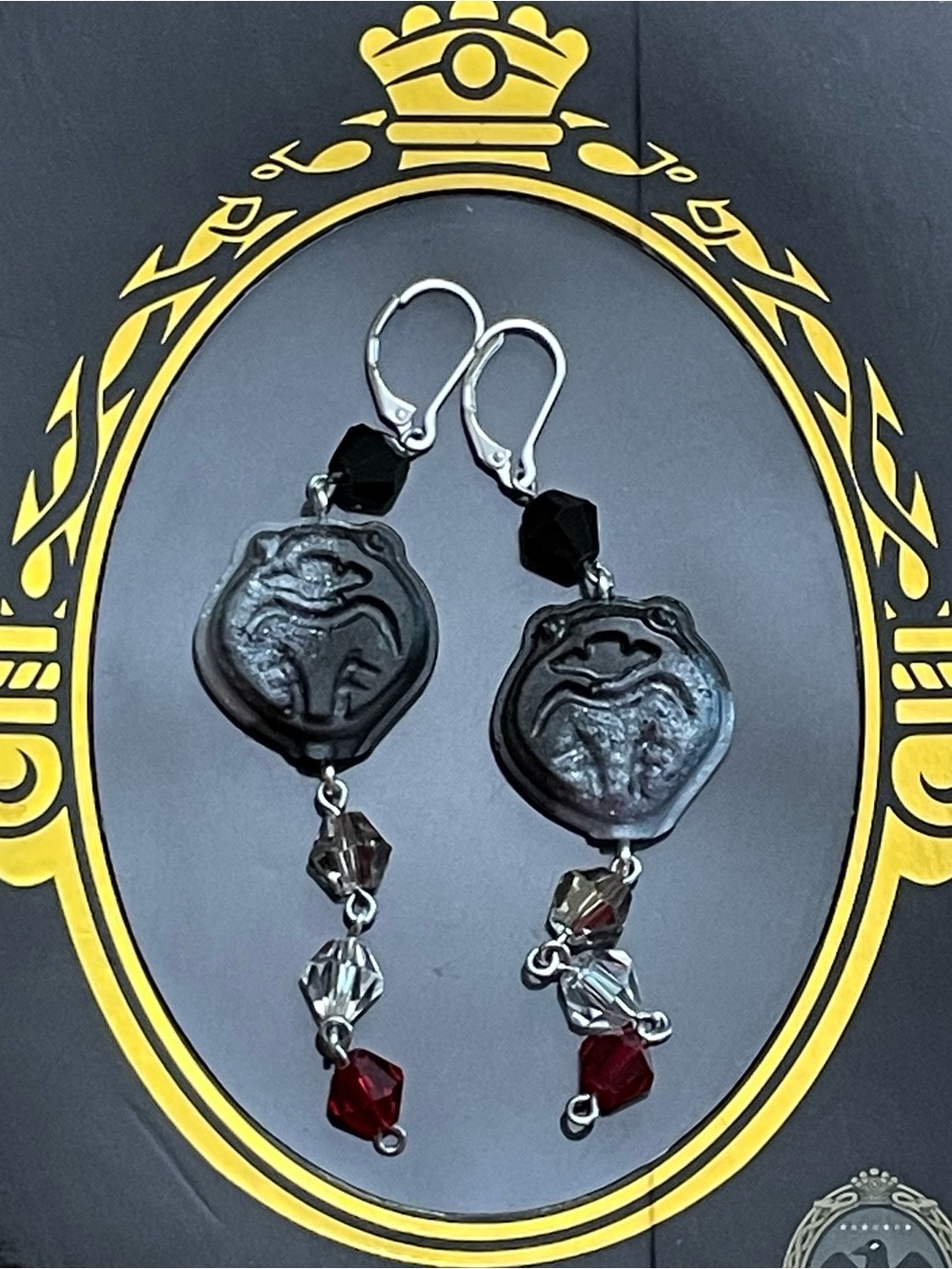Twisted Wonderland Inspired Groovy Candy Earrings Jamil Viper (Nightmare Suit)